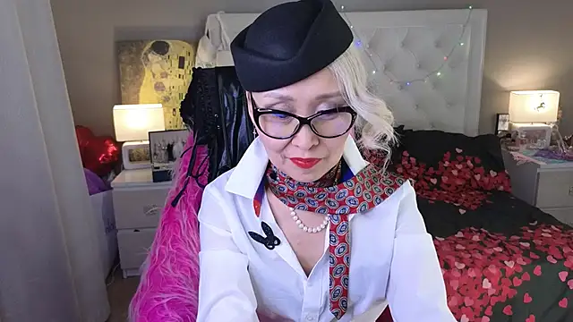 RoxalanaStar online show from March 22, 8:21 pm