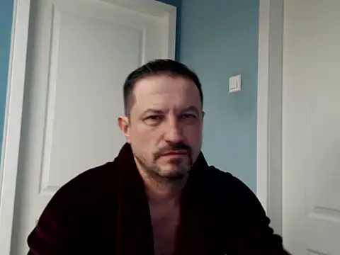 Snapshot of MisterFaithRO chatting on April 18, 6:32 pm MisterFaithRO online show from April 18, 6:32 pm