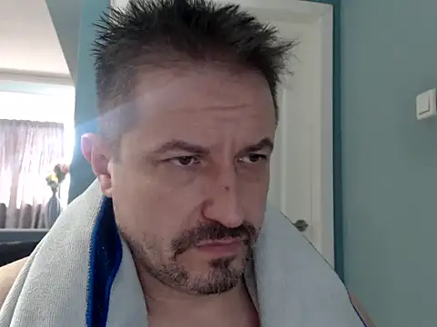 Snapshot of MisterFaithRO chatting on April 27, 1:31 pm MisterFaithRO online show from April 27, 1:31 pm