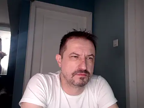 Snapshot of MisterFaithRO chatting on April 30, 6:31 am MisterFaithRO online show from April 30, 6:31 am