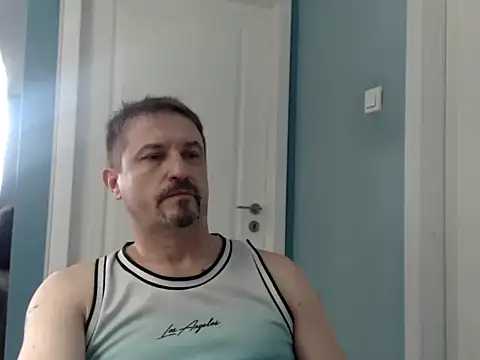 Snapshot of MisterFaithRO chatting on May 5, 1:58 pm MisterFaithRO online show from May 5, 1:58 pm