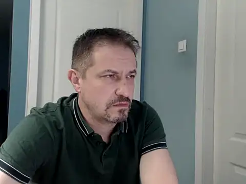 Snapshot of MisterFaithRO chatting on May 7, 12:04 am MisterFaithRO online show from May 7, 12:04 am