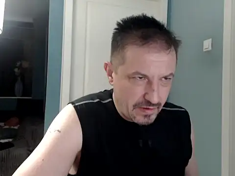 Snapshot of MisterFaithRO chatting on April 23, 1:12 am MisterFaithRO online show from April 23, 1:12 am