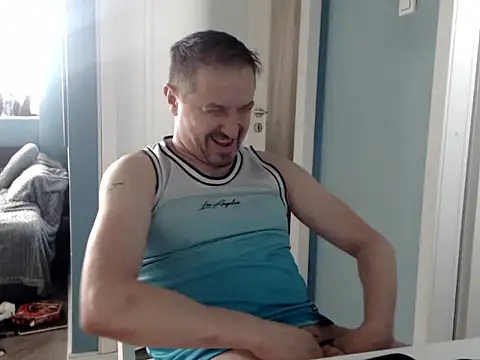 Snapshot of MisterFaithRO chatting on May 3, 10:31 am MisterFaithRO online show from May 3, 10:31 am