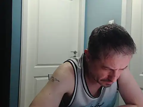 Snapshot of MisterFaithRO chatting on May 26, 8:18 pm MisterFaithRO online show from May 26, 8:18 pm