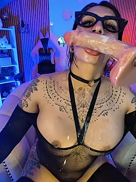 Tattooed spittingdoll online show from March 5, 11:54 pm