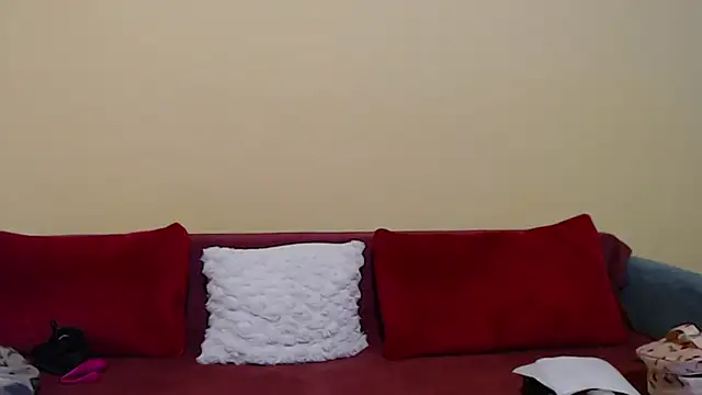 Snapshot of christine33 chatting on February 9, 4:27 pm christine33 online show from February 9, 4:27 pm