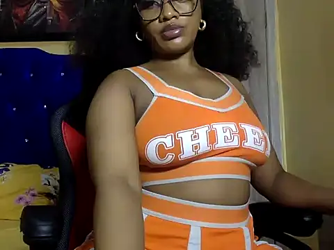 Snapshot of BOOTYBANGER24xx chatting on July 23, 9:28 am BOOTYBANGER24xx online show from July 23, 9:28 am