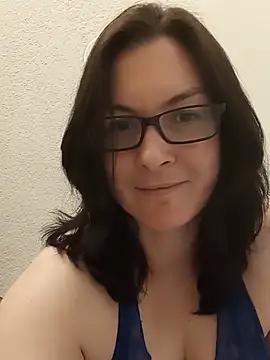 Snapshot of DesreRose chatting on July 13, 12:54 am DesreRose online show from July 13, 12:54 am