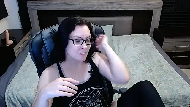 DesreRose online show from September 29, 11:32 pm