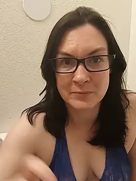 Snapshot of DesreRose chatting on June 25, 10:59 pm DesreRose online show from June 25, 10:59 pm
