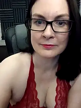 DesreRose online show from April 5, 11:55 pm
