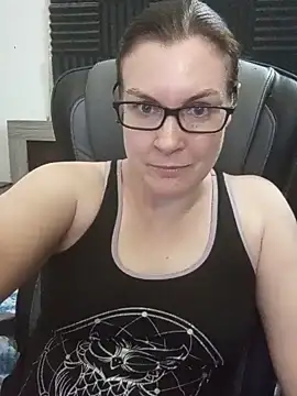 DesreRose online show from May 12, 1:13 am