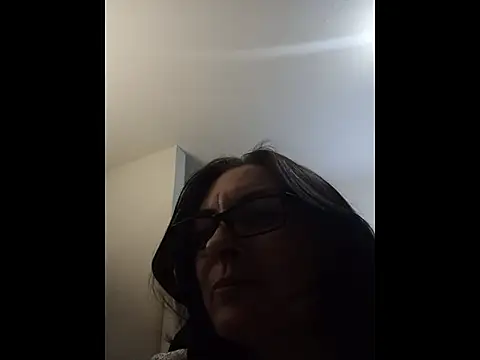 Snapshot of DesreRose chatting on November 18, 7:00 am DesreRose online show from November 18, 7:00 am