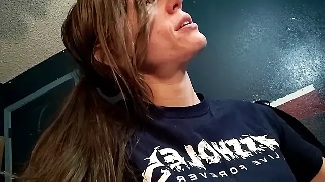 TheDaisyChaos online show from December 4, 5:10 am