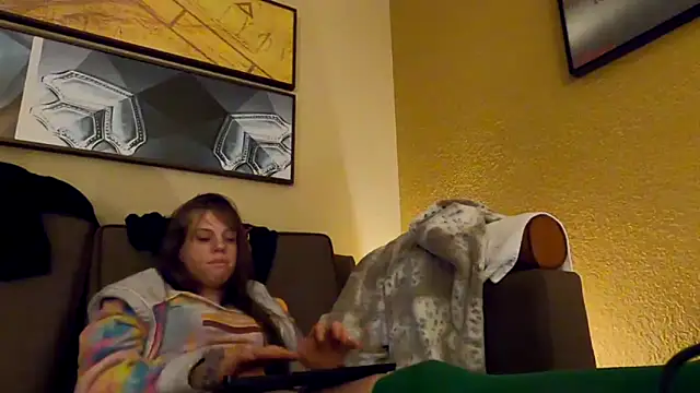 TheDaisyChaos online show from December 16, 6:32 am