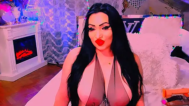 AmyraSunris online show from April 12, 9:40 pm