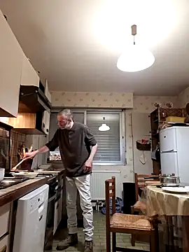 Snapshot of Perv10 chatting on January 7, 7:19 pm Perv10 online show from January 7, 7:19 pm