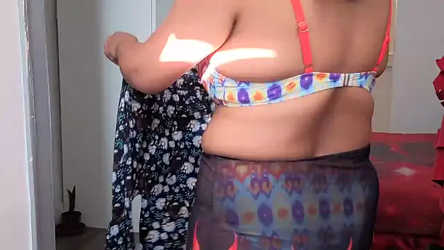HotSpicyGujju online show from May 14, 7:16 am