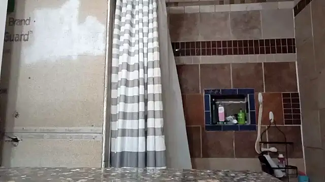 Snapshot of ThickDMatty@xh chatting on December 5, 5:32 am ThickDMattyxh online show from December 5, 5:32 am