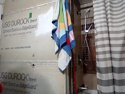 Snapshot of ThickDMatty@xh chatting on December 11, 5:00 am ThickDMattyxh online show from December 11, 5:00 am