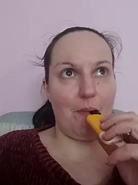 BustyLadyAlma online show from April 19, 6:47 am