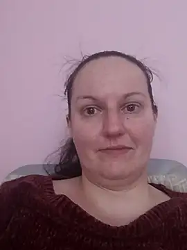 BustyLadyAlma online show from May 3, 6:40 am