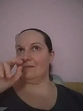 Snapshot of BustyLadyAlma chatting on June 27, 5:19 pm BustyLadyAlma online show from June 27, 5:19 pm