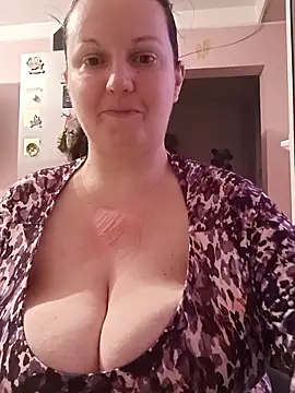 BustyLadyAlma online show from February 23, 6:47 am