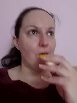 BustyLadyAlma online show from May 10, 6:39 am