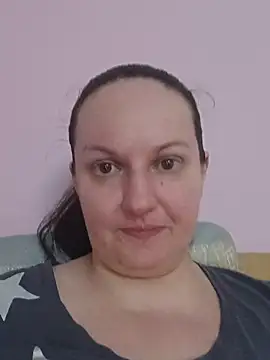 Snapshot of BustyLadyAlma chatting on June 21, 6:41 am BustyLadyAlma online show from June 21, 6:41 am