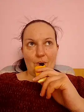 BustyLadyAlma online show from March 29, 6:37 am