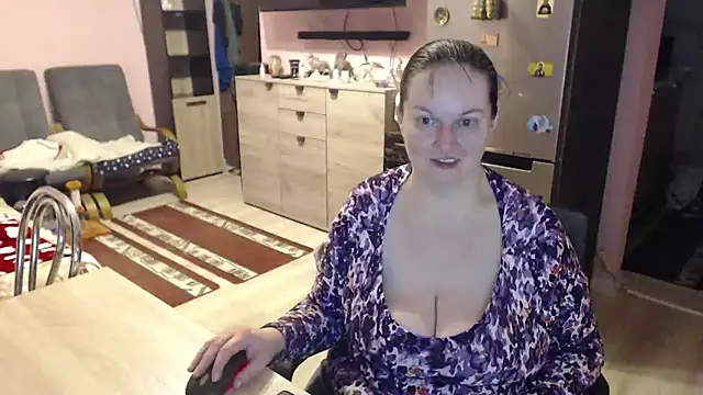 Snapshot of BustyLadyAlma chatting on February 23, 3:56 am BustyLadyAlma online show from February 23, 3:56 am