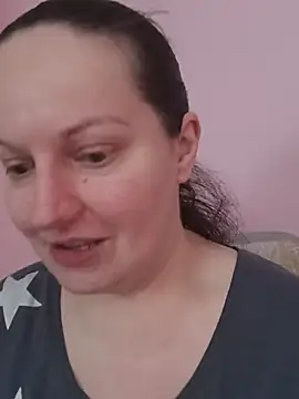 Snapshot of BustyLadyAlma chatting on June 20, 6:29 am BustyLadyAlma online show from June 20, 6:29 am