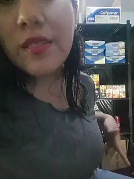 Snapshot of Kalani_Engel chatting on June 15, 12:33 am Kalani Engel online show from June 15, 12:33 am
