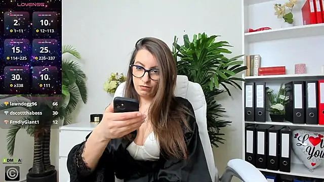 Snapshot of amayawest chatting on February 1, 11:21 am amayawest online show from February 1, 11:21 am