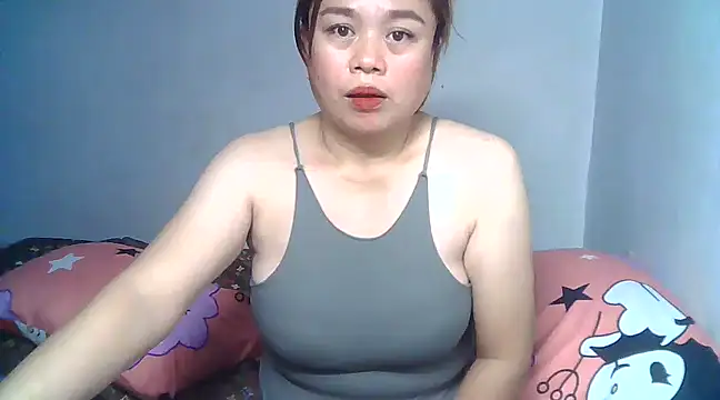 Snapshot of Kariebabe chatting on December 10, 11:00 am Kariebabe online show from December 10, 11:00 am