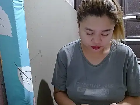 Snapshot of Kariebabe chatting on December 14, 11:21 pm Kariebabe online show from December 14, 11:21 pm