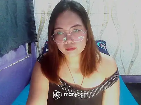 BURBERRY69 online show from November 10, 6:51 am