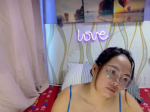 BURBERRY69 online show from March 17, 11:30 pm