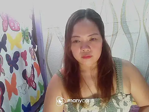 BURBERRY69 online show from September 29, 1:34 am