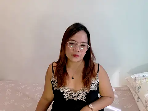 Snapshot of BURBERRY69 chatting on July 20, 1:13 am BURBERRY69 online show from July 20, 1:13 am