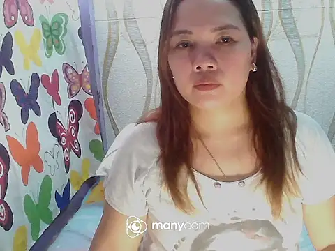 BURBERRY69 online show from September 28, 2:07 am