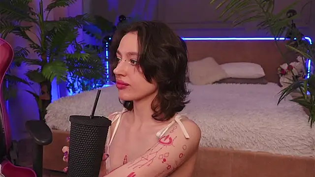 Devilinee online show from March 20, 6:47 am