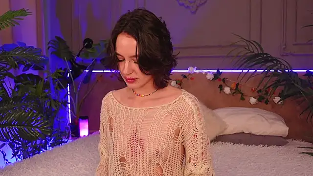 Snapshot of Devilinee chatting on October 23, 6:45 am Devilinee online show from October 23, 6:45 am