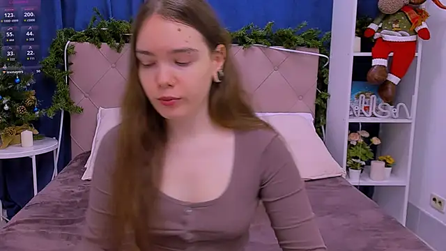 Janie JJ Curvie online show from January 8, 1:00 am