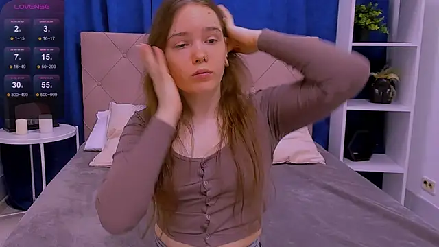 Janie JJ Curvie online show from March 28, 1:17 am