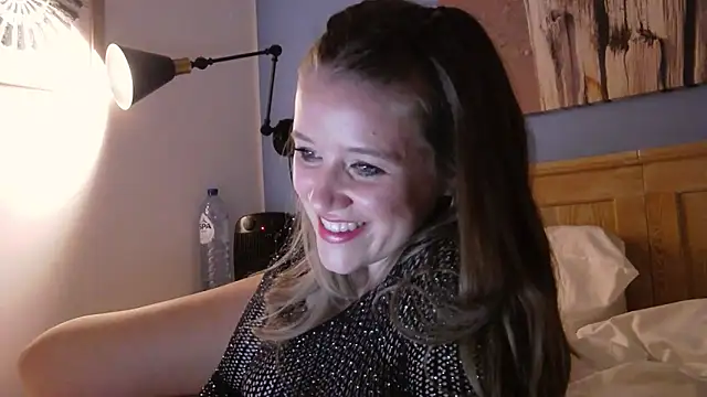 Neonstar online show from March 21, 6:40 pm