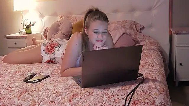 Neonstar online show from February 26, 9:31 pm