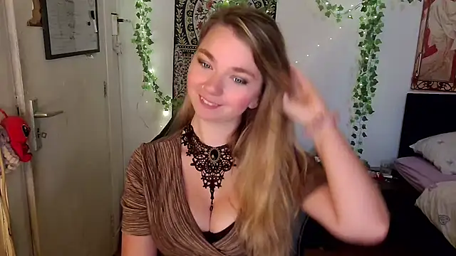 Thegirlbehindthemask online show from June 10, 5:03 pm
